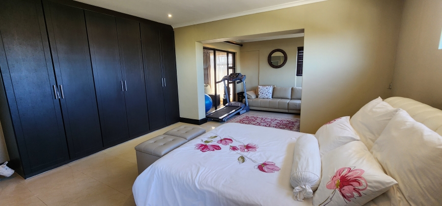 4 Bedroom Property for Sale in Parklands East Western Cape